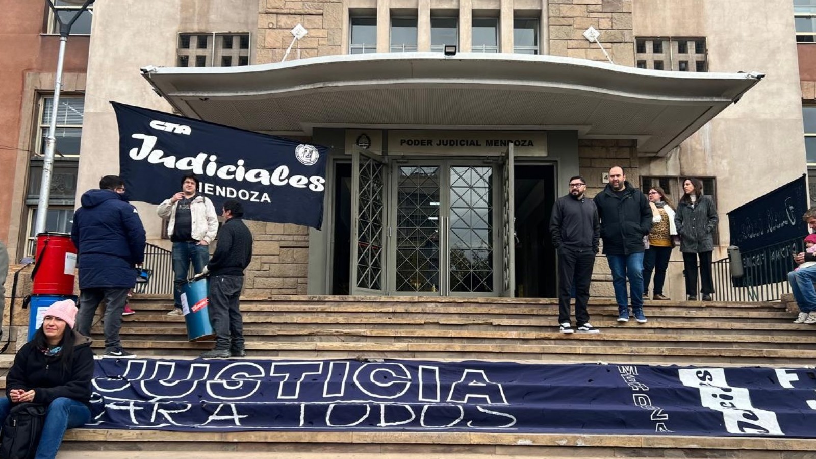 Judiciales continúan de paro, y cuestionan el aumento por decreto del ejecutivo
